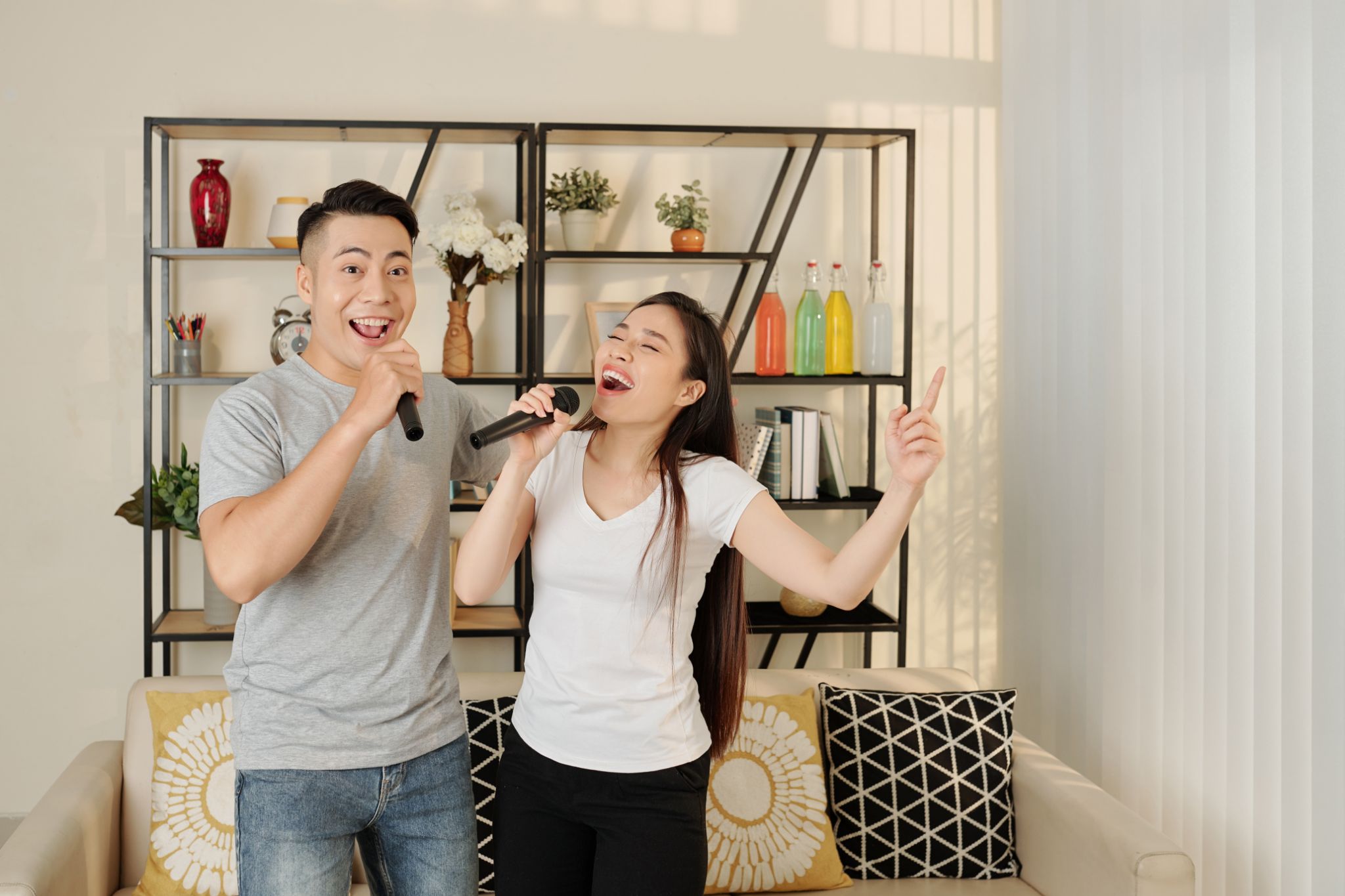 Your Guide To Buying The Best Microphone For Home Karaoke In Singapore