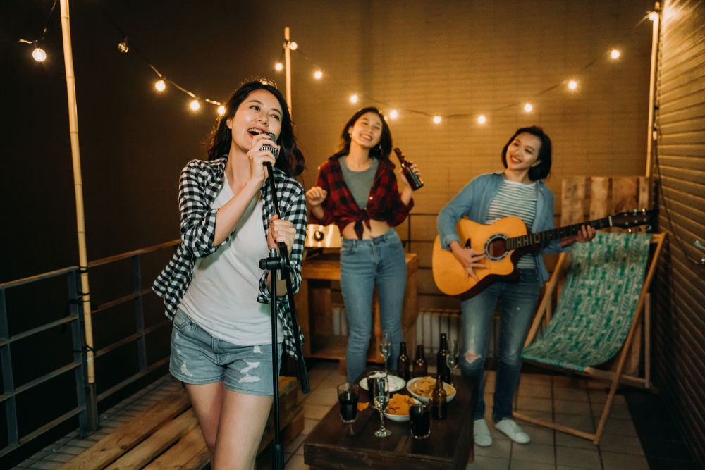How to Throw an New Year’s Karaoke Party at Home MB Karaoke Solution